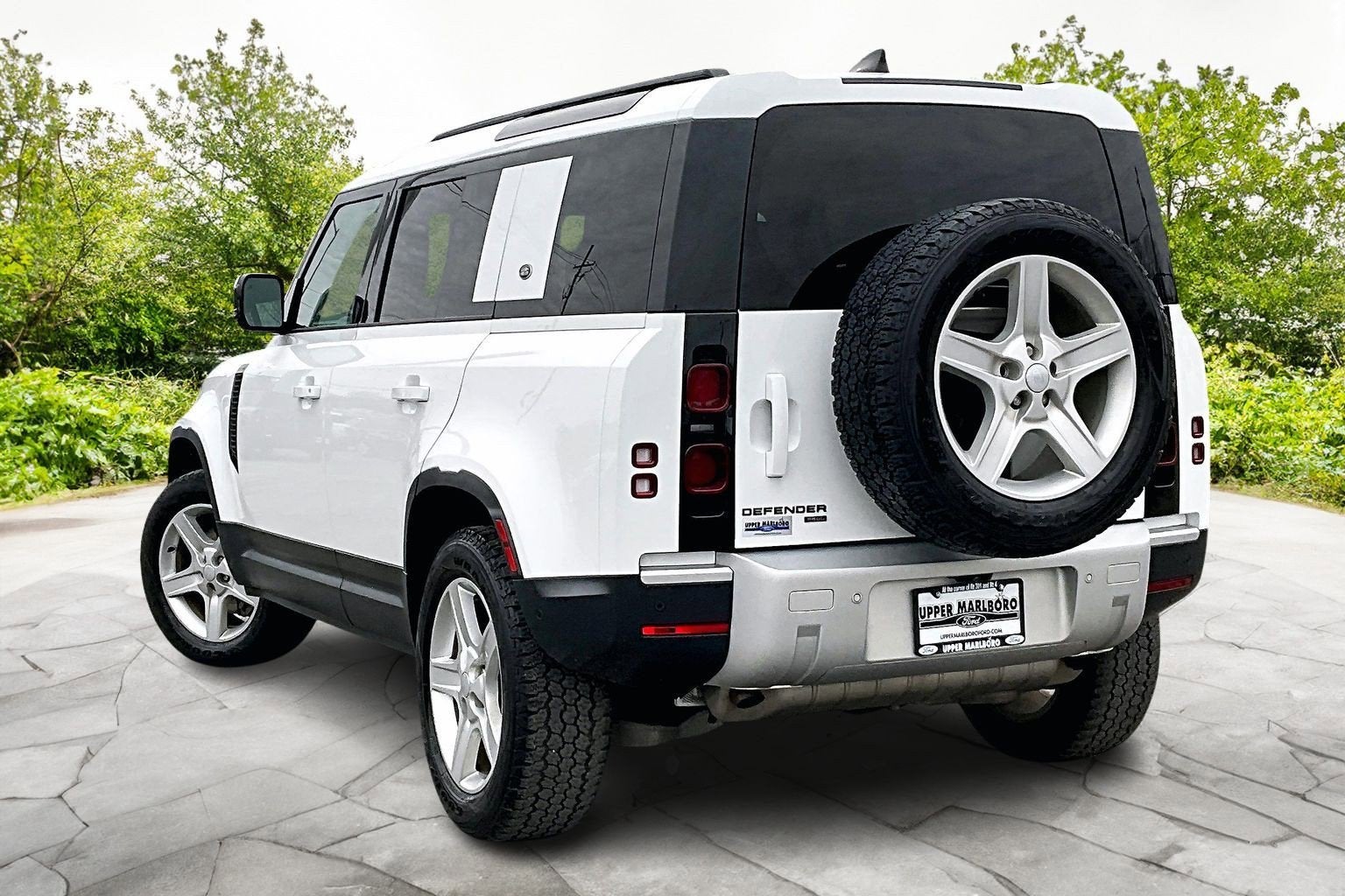 2022 Land Rover Defender SE