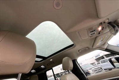 2022 Land Rover Defender SE