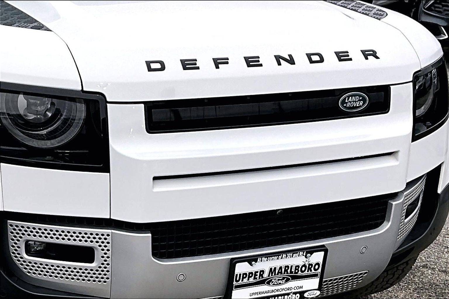 2022 Land Rover Defender SE