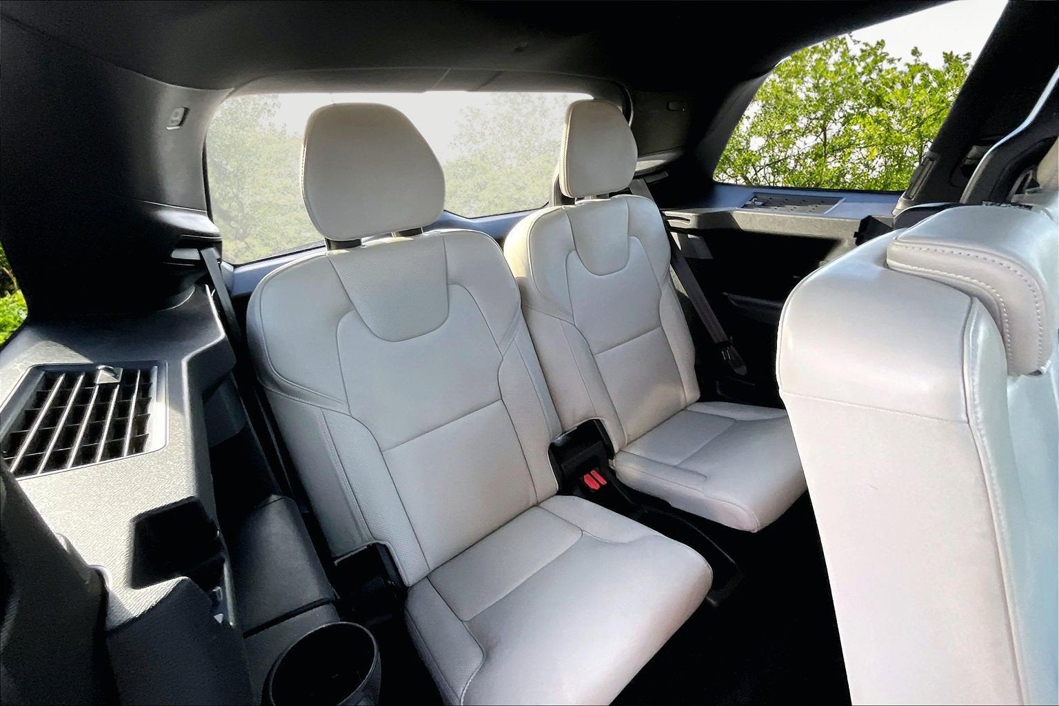 2022 Volvo XC90 Recharge Plug-In Hybrid R-Design