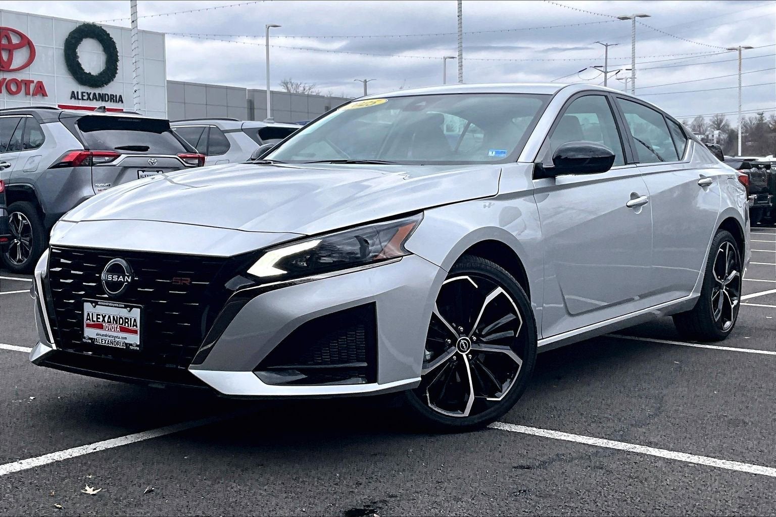 2025 Nissan Altima SR