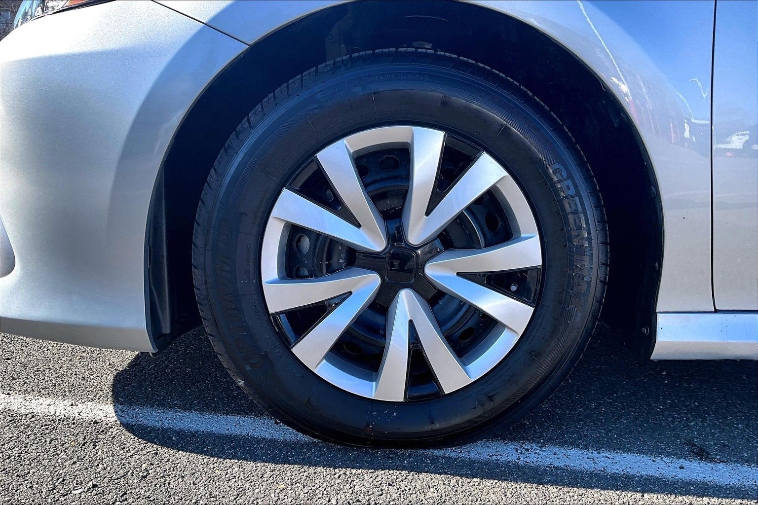 2023 Toyota Camry Hybrid LE