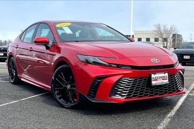 2025 Toyota Camry SE