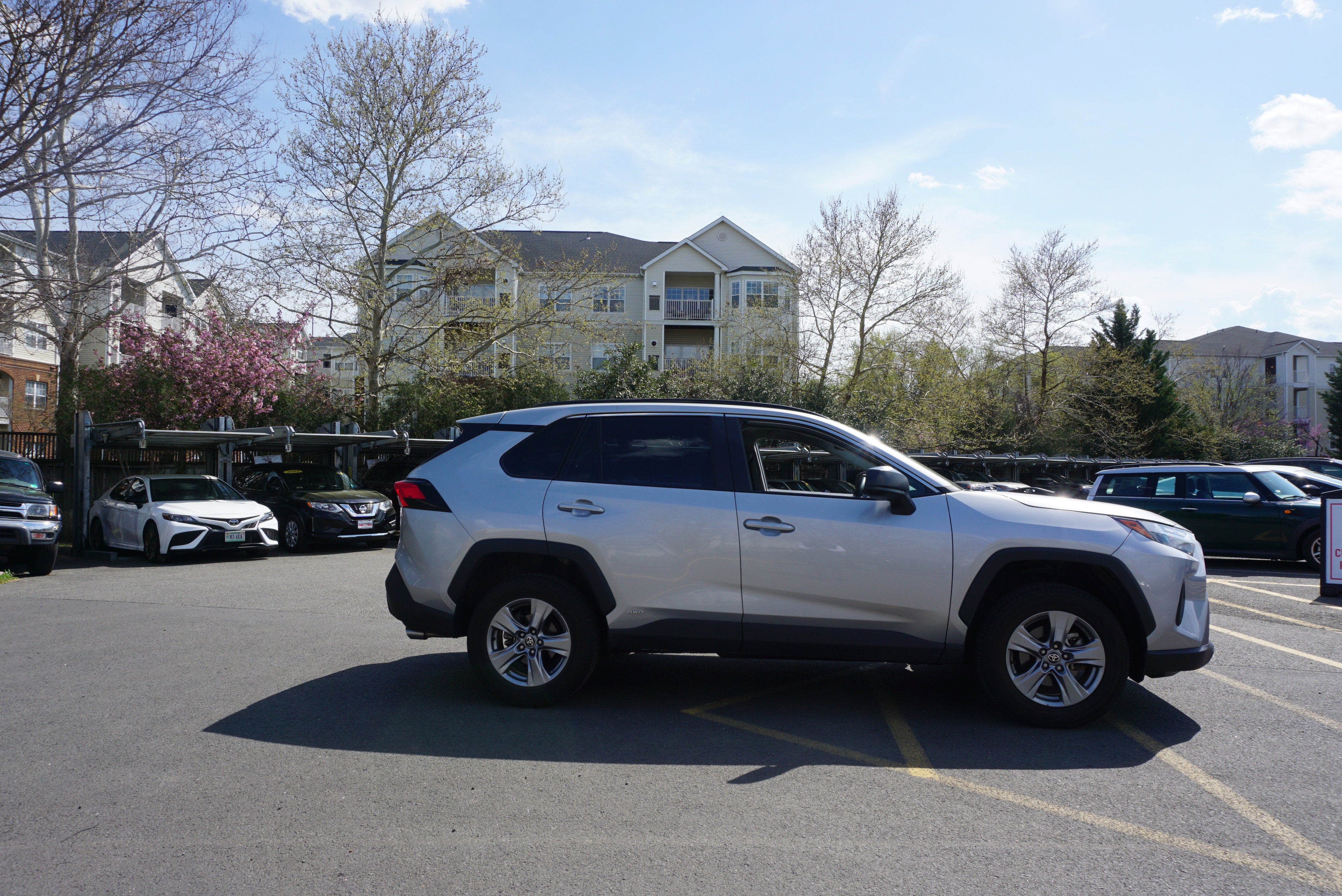 2025 Toyota RAV4 Hybrid LE