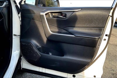 2022 Toyota RAV4 Hybrid LE