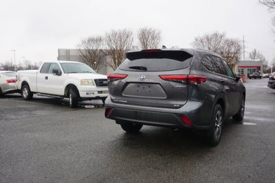 2022 Toyota Highlander Hybrid XLE