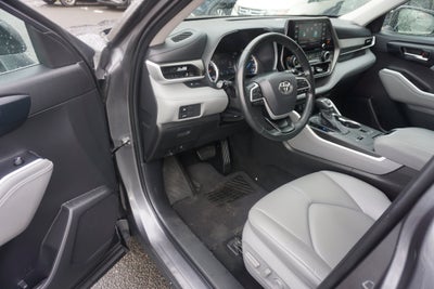 2022 Toyota Highlander Hybrid XLE