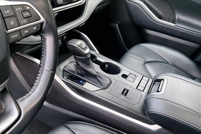 2022 Toyota Highlander Hybrid XLE