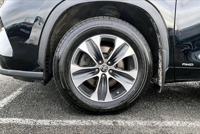 2022 Toyota Highlander Hybrid XLE