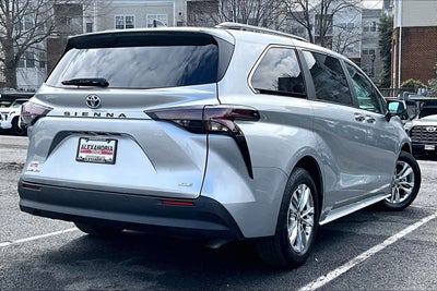 2025 Toyota Sienna XLE