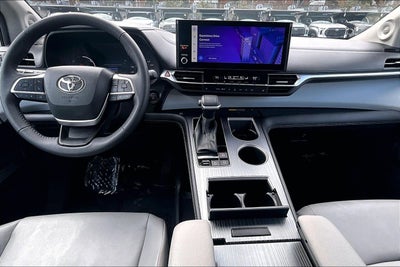 2025 Toyota Sienna XLE