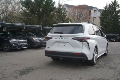 2025 Toyota Sienna XLE