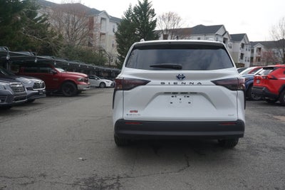 2025 Toyota Sienna XLE