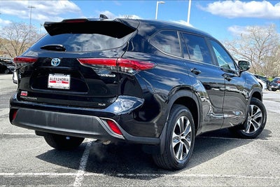 2023 Toyota Highlander Hybrid XLE