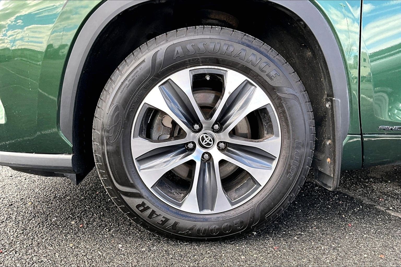 2023 Toyota Highlander Hybrid XLE