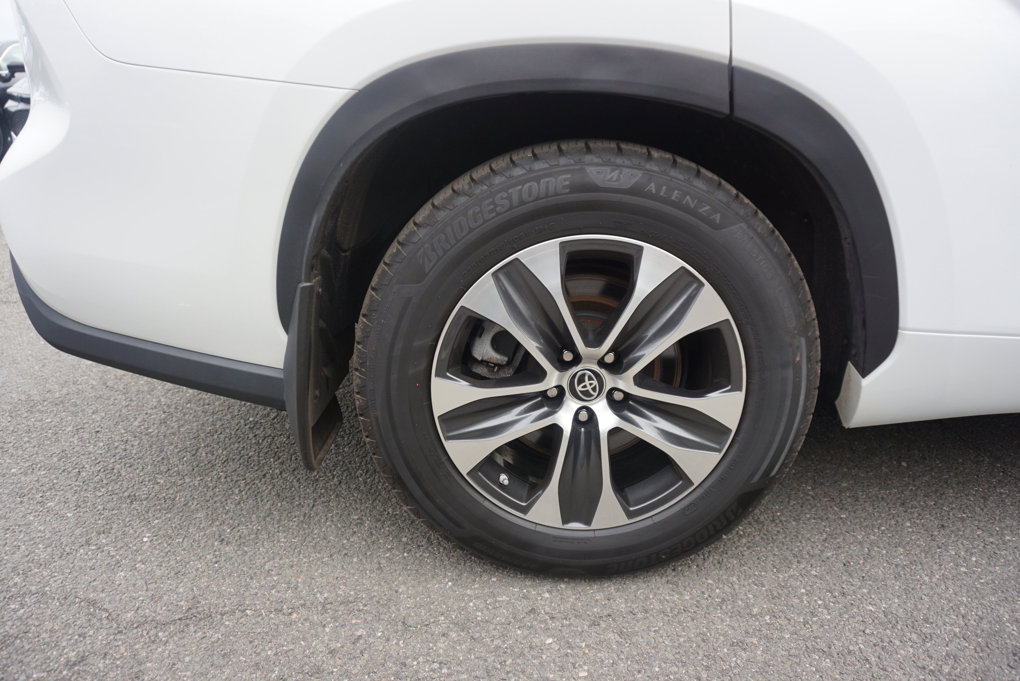 2023 Toyota Highlander Base