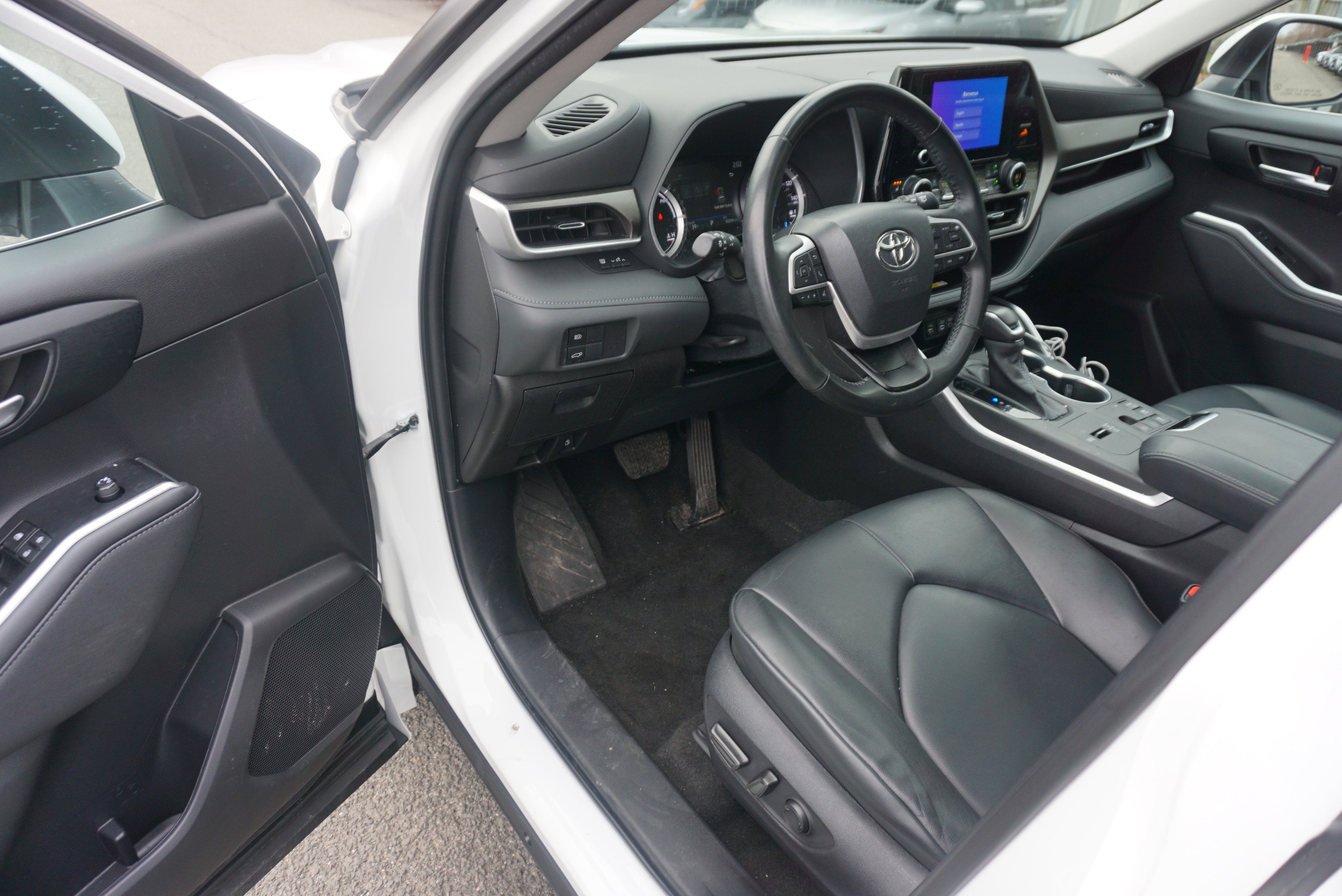 2023 Toyota Highlander Base