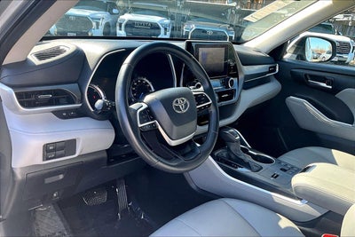 2023 Toyota Highlander Hybrid XLE