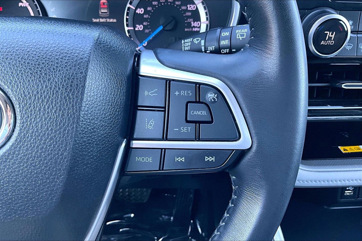 2023 Toyota Highlander Hybrid XLE