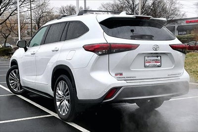 2023 Toyota Highlander Base