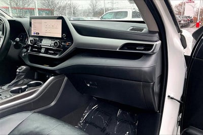 2023 Toyota Highlander Base