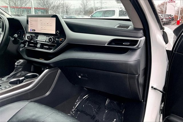 2023 Toyota Highlander Base