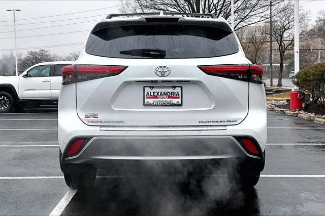 2023 Toyota Highlander Base