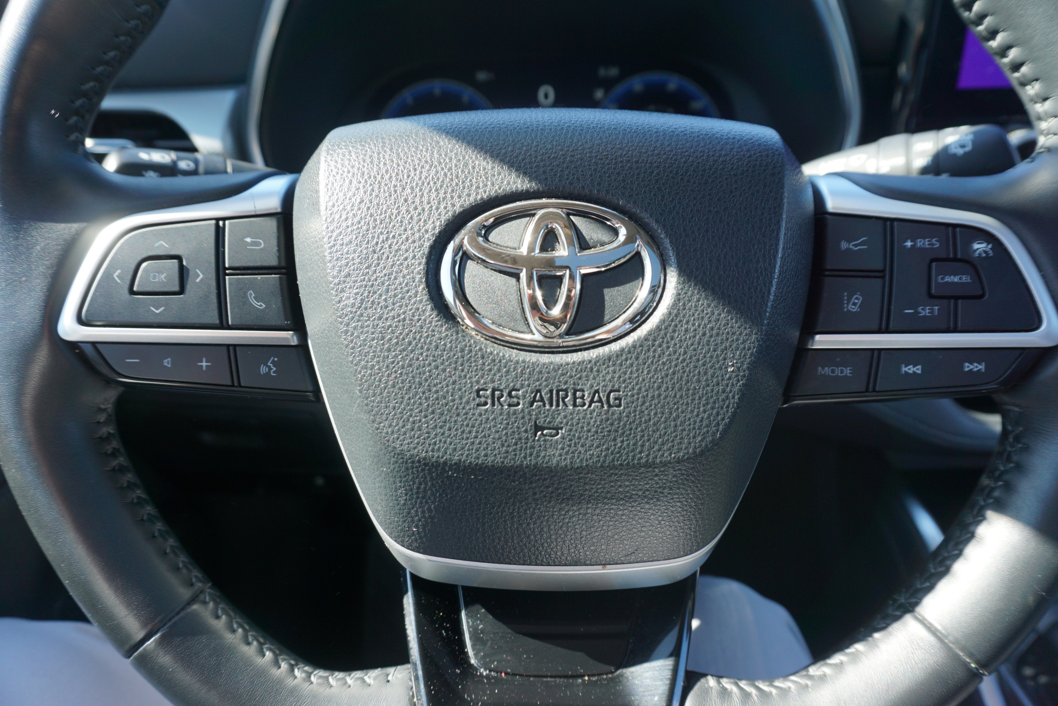 2023 Toyota Highlander Base