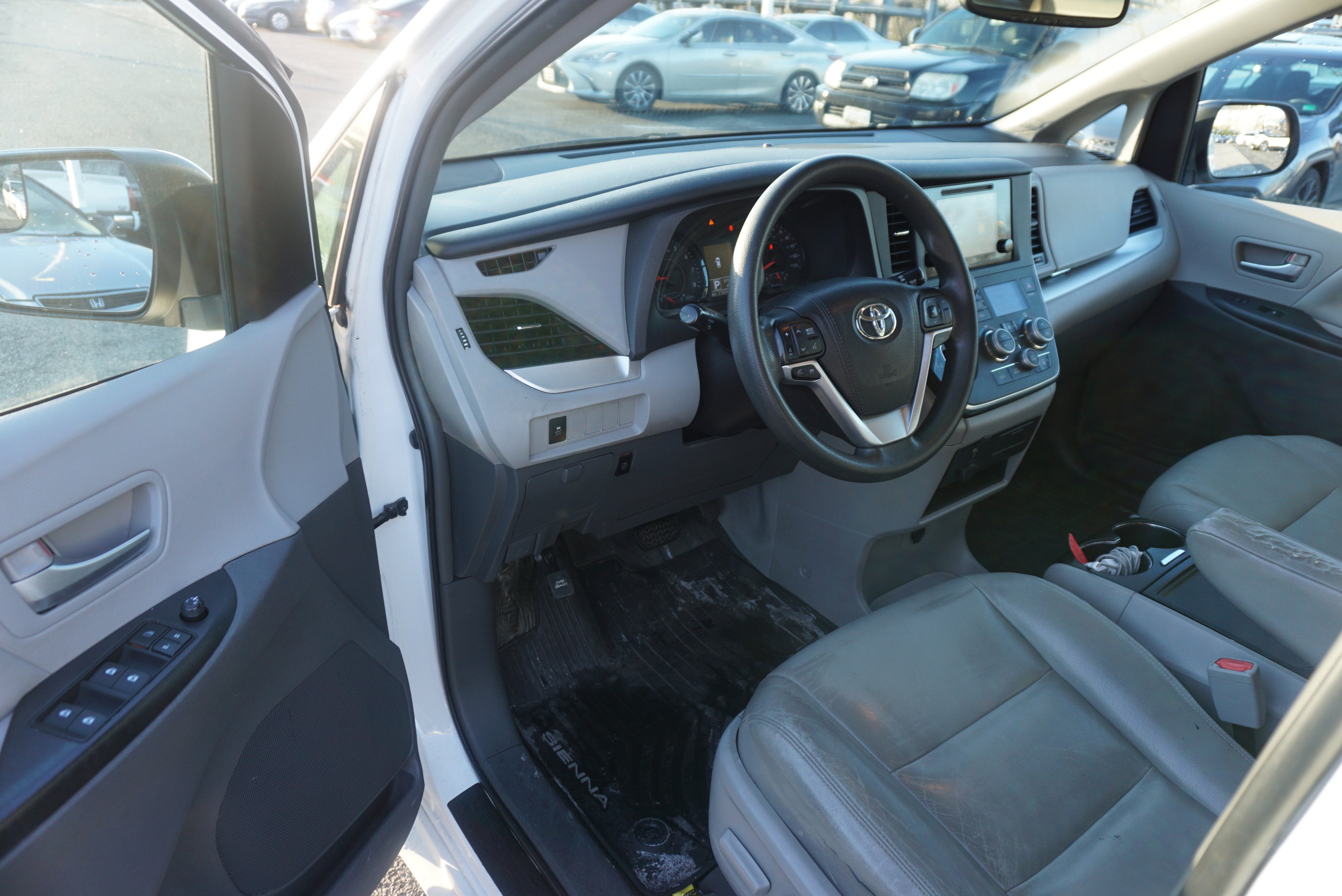 2015 Toyota Sienna LE