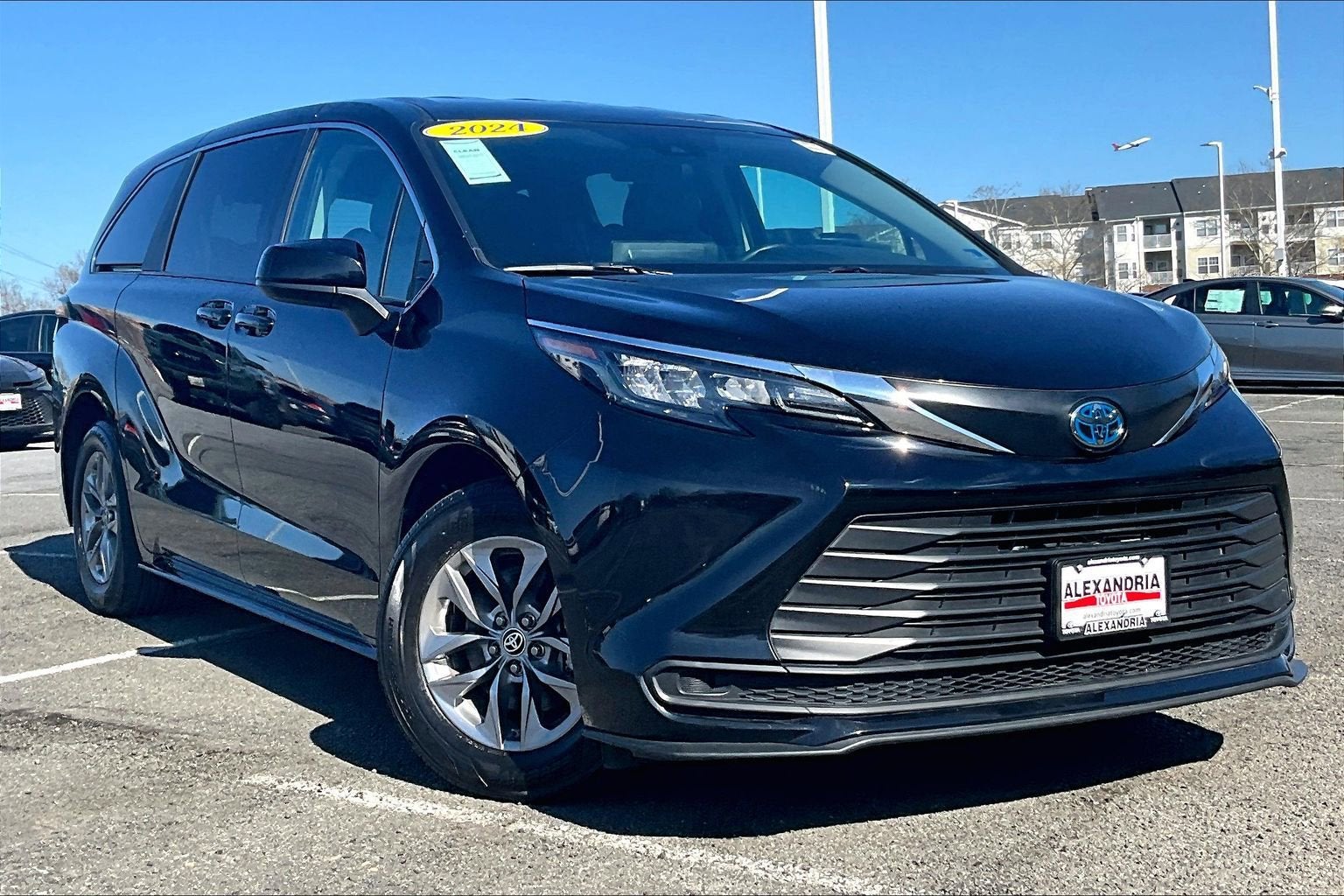 2024 Toyota Sienna LE