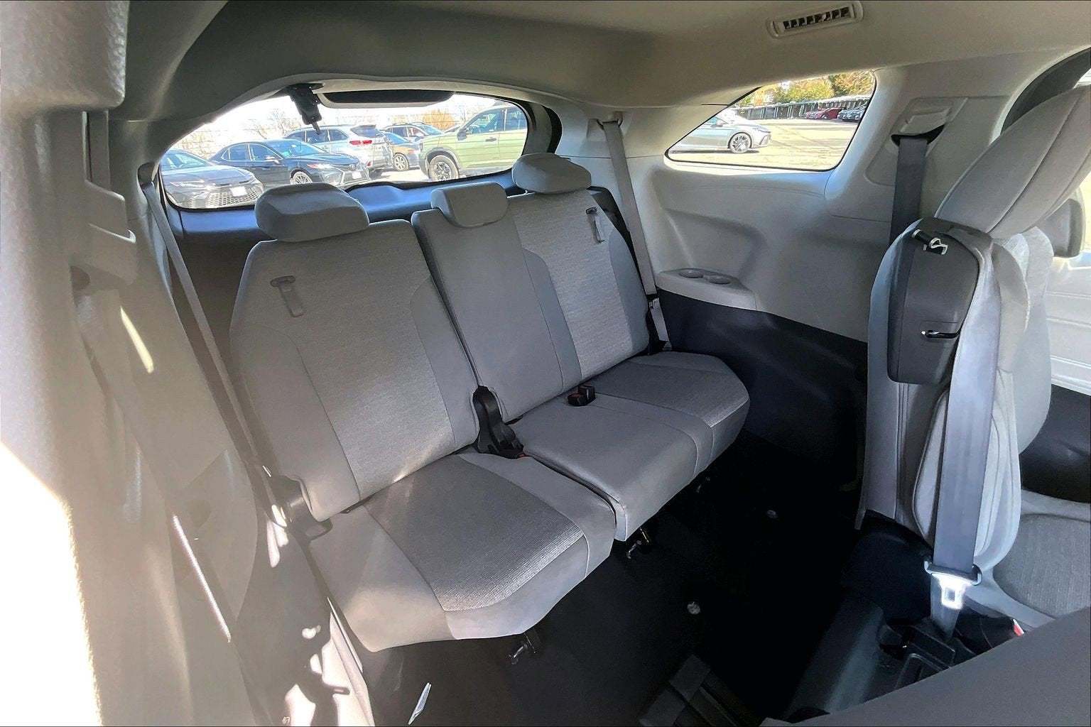 2024 Toyota Sienna LE