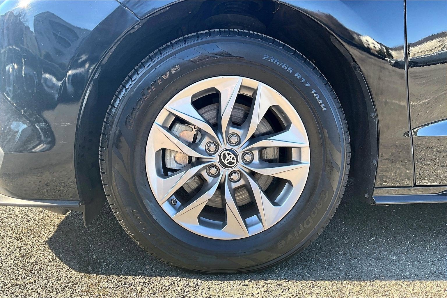 2024 Toyota Sienna LE