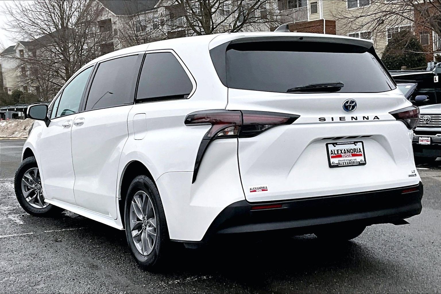 2024 Toyota Sienna LE