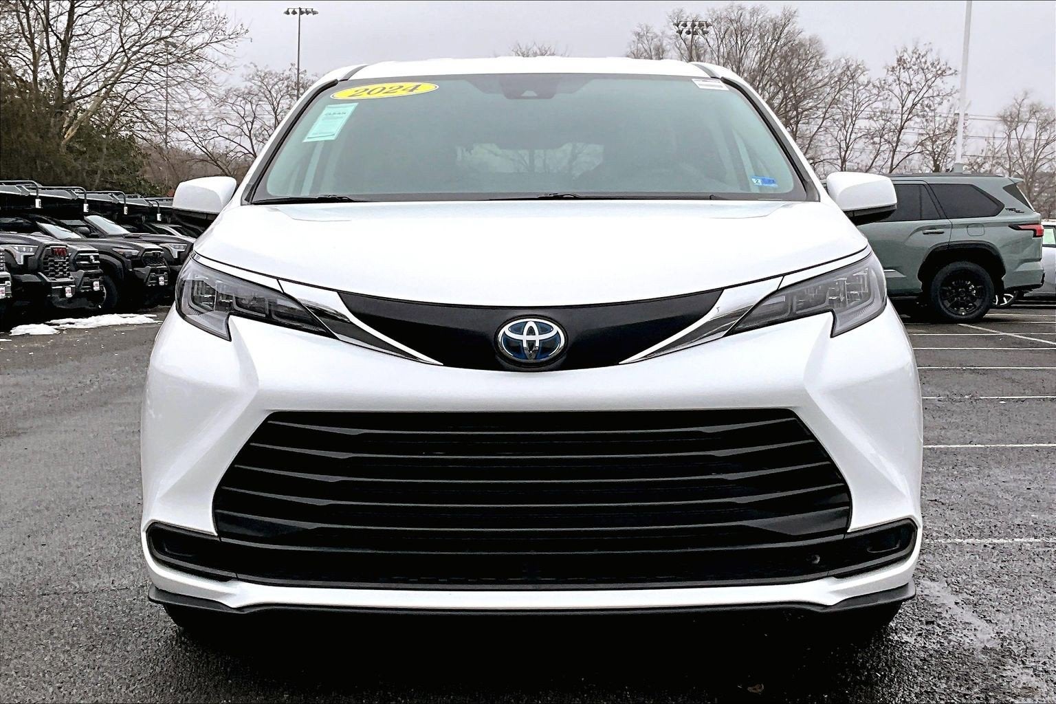 2024 Toyota Sienna LE