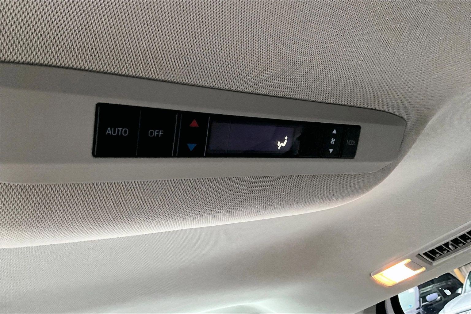 2024 Toyota Sienna LE