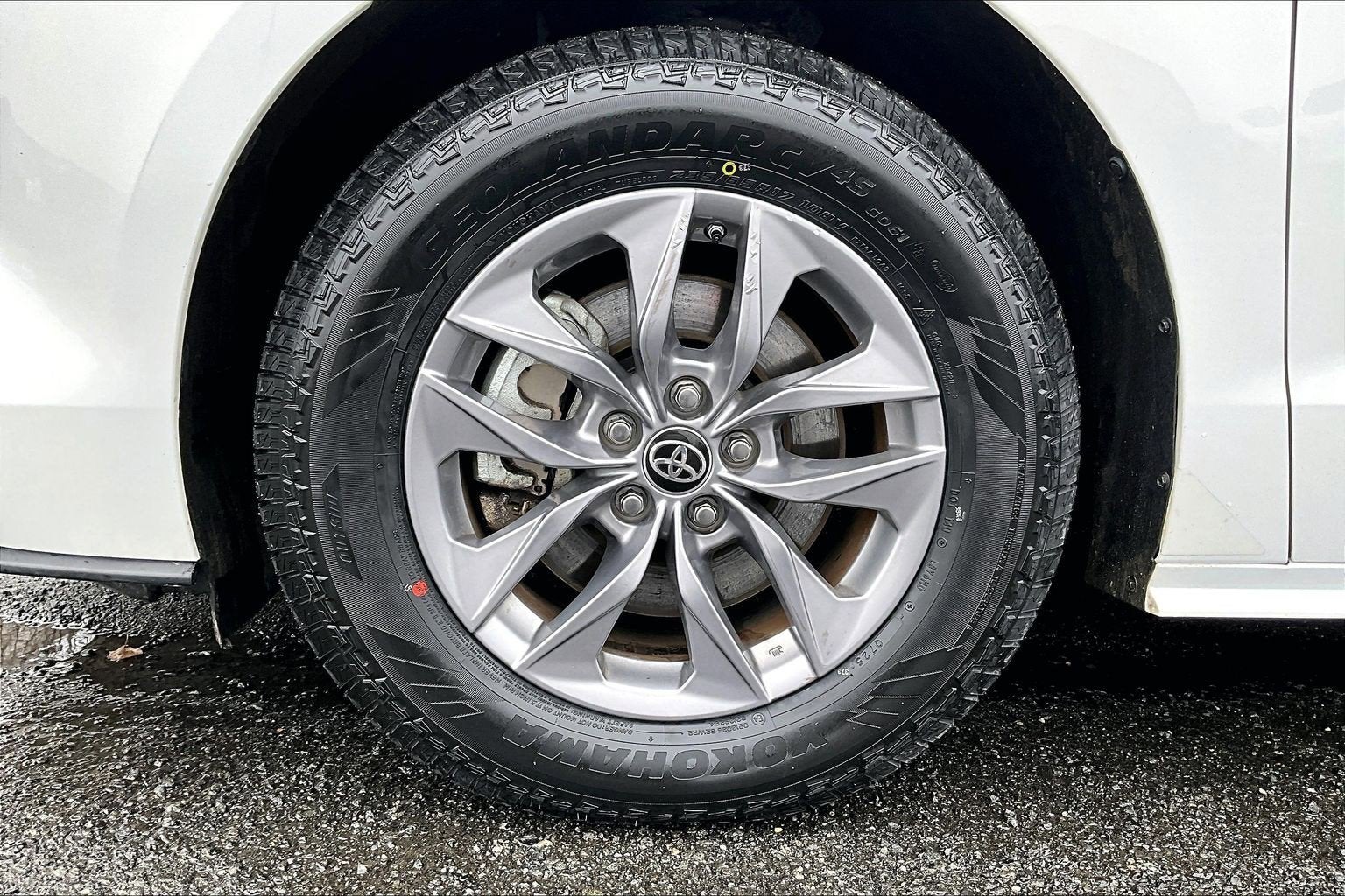 2024 Toyota Sienna LE