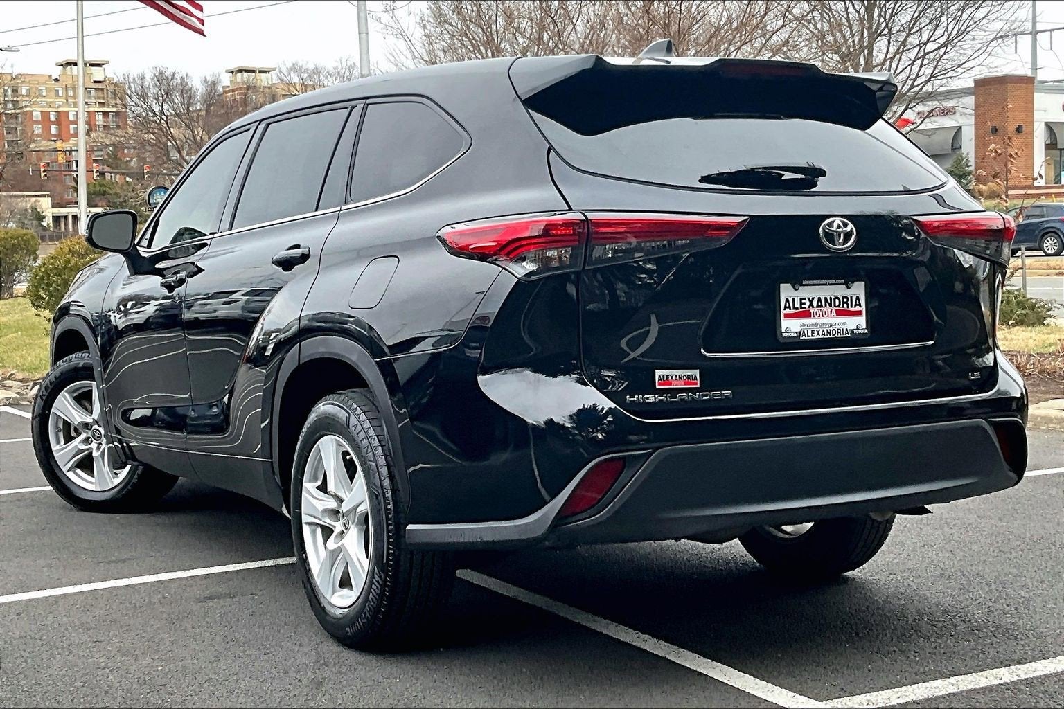 2022 Toyota Highlander LE