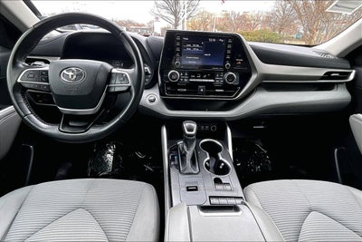 2022 Toyota Highlander LE