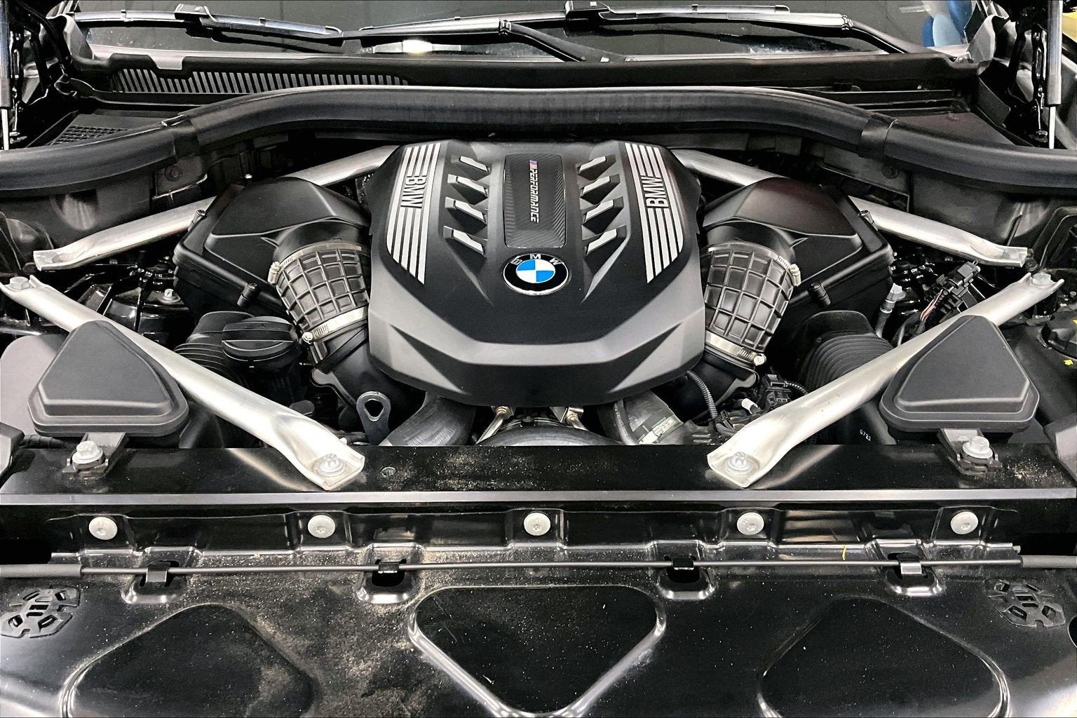 2023 BMW X5 M50i