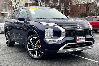 2024 Mitsubishi Outlander SE