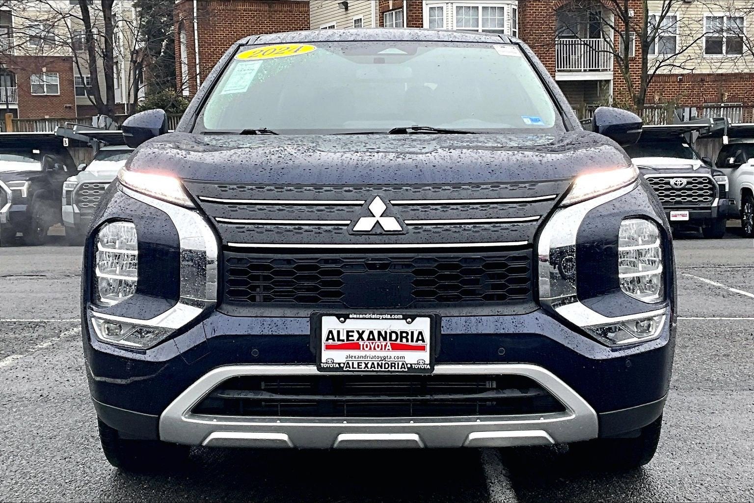 2024 Mitsubishi Outlander SE