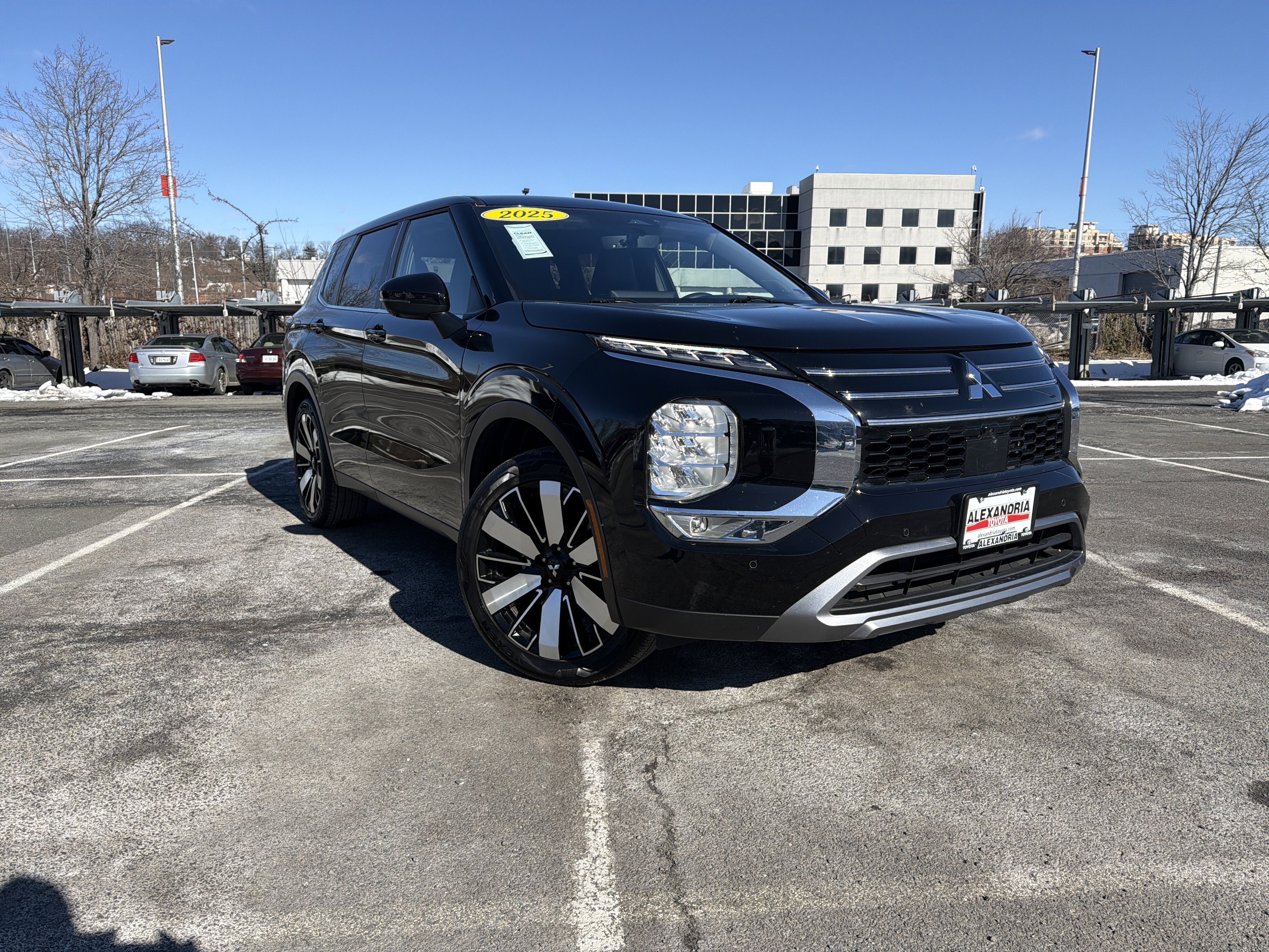 2025 Mitsubishi Outlander SE