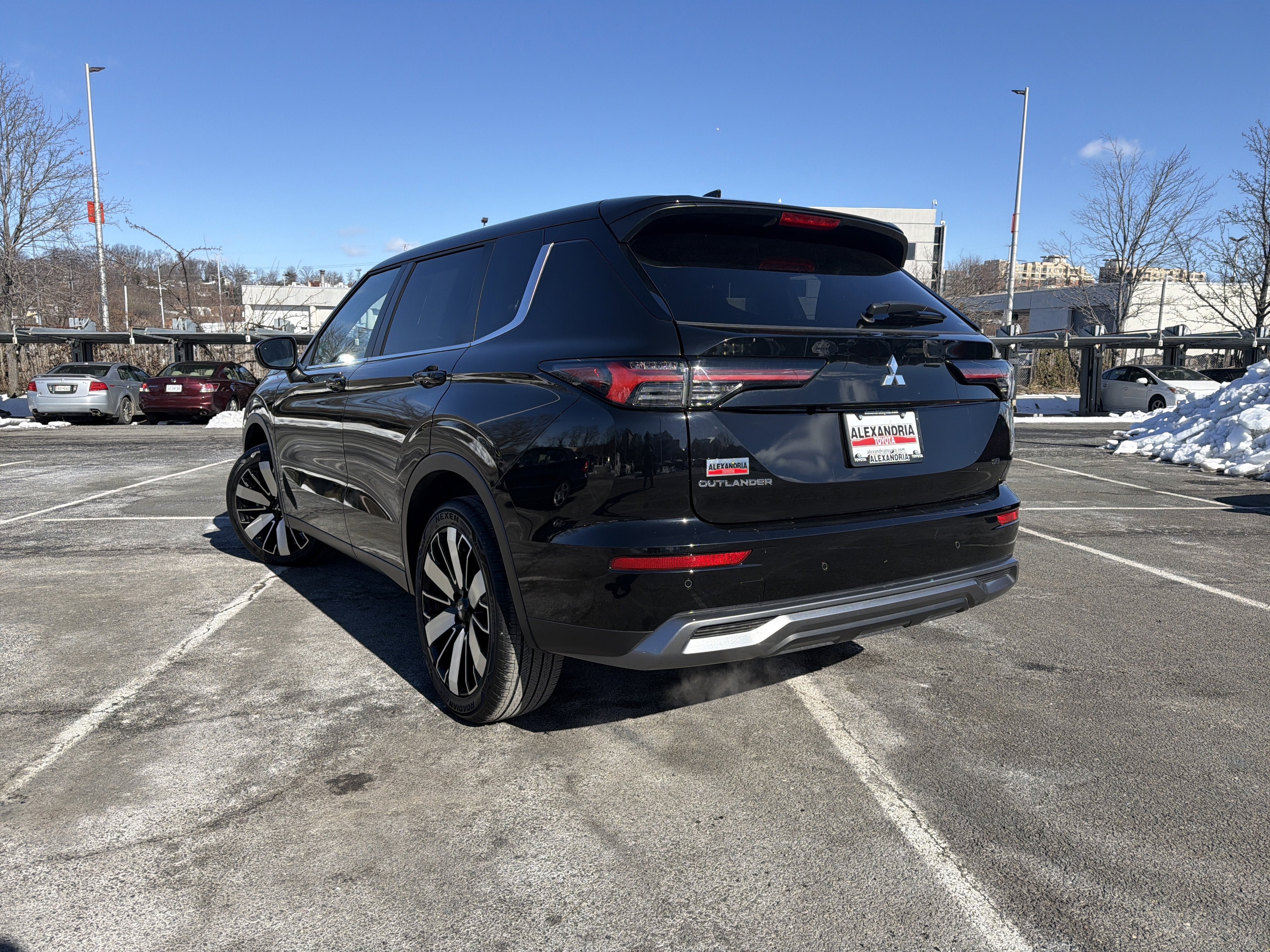 2025 Mitsubishi Outlander SE