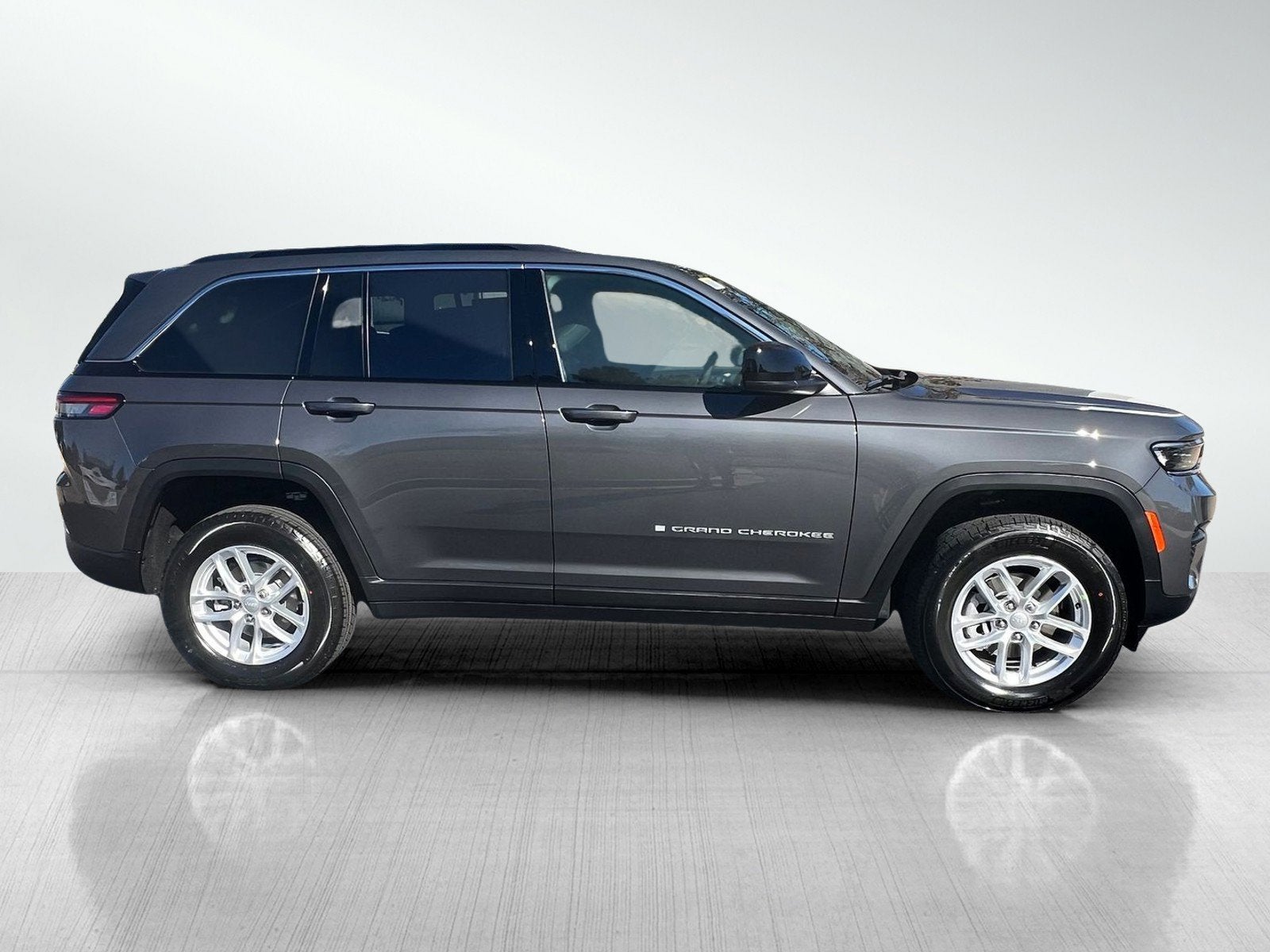 2025 Jeep Grand Cherokee LAR