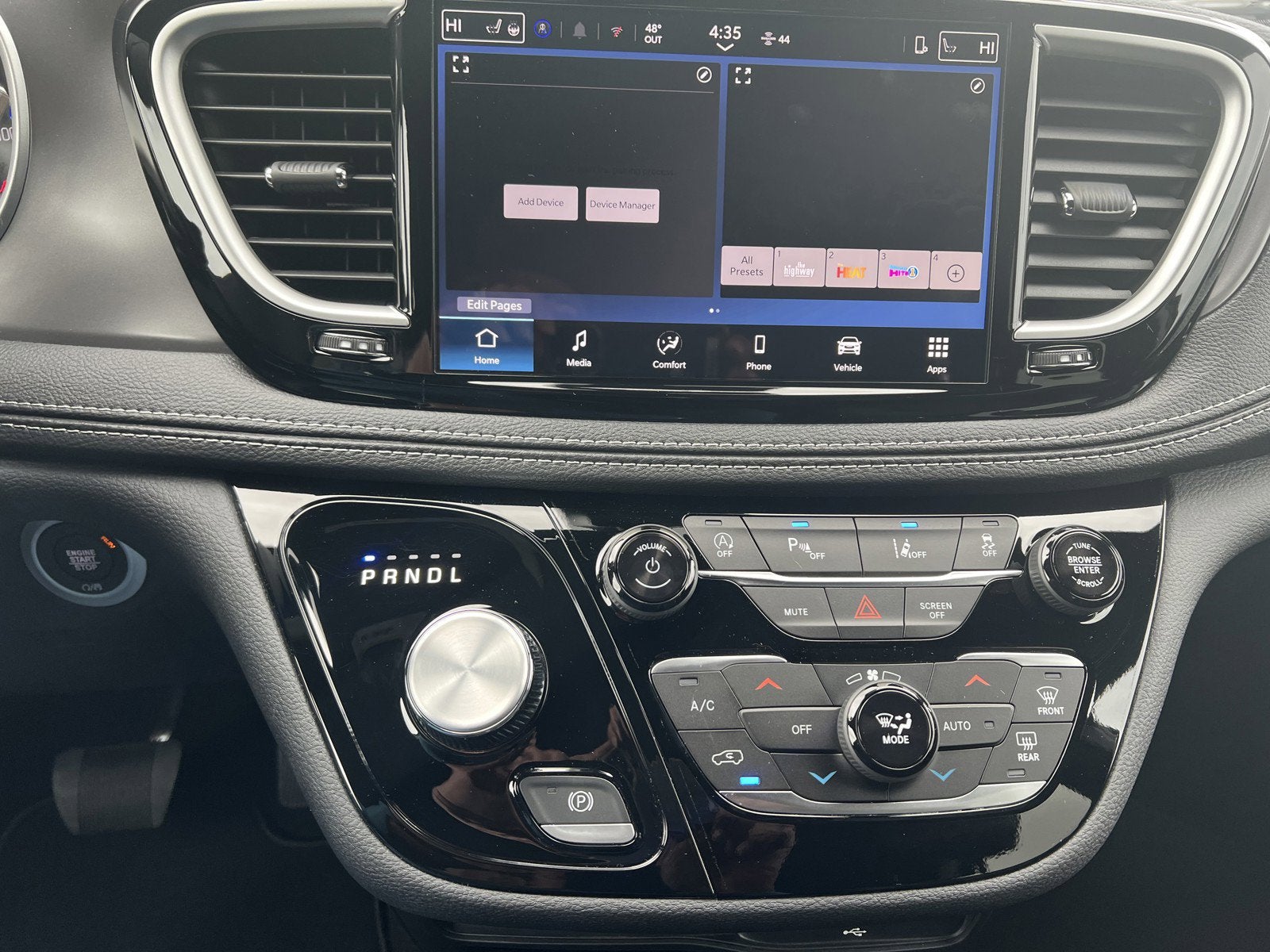 2026 Chrysler Pacifica Select