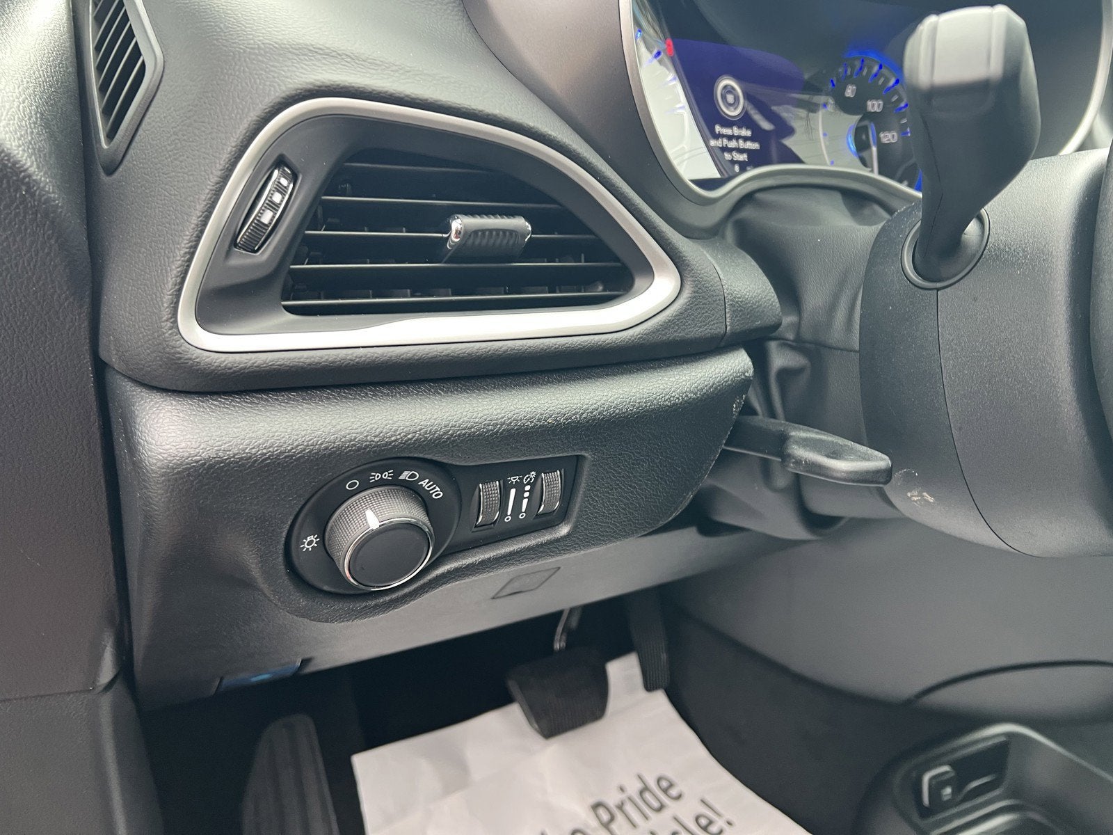 2026 Chrysler Voyager LX