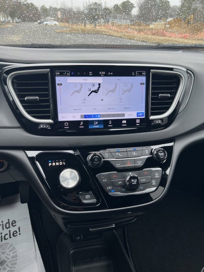 2026 Chrysler Voyager LX