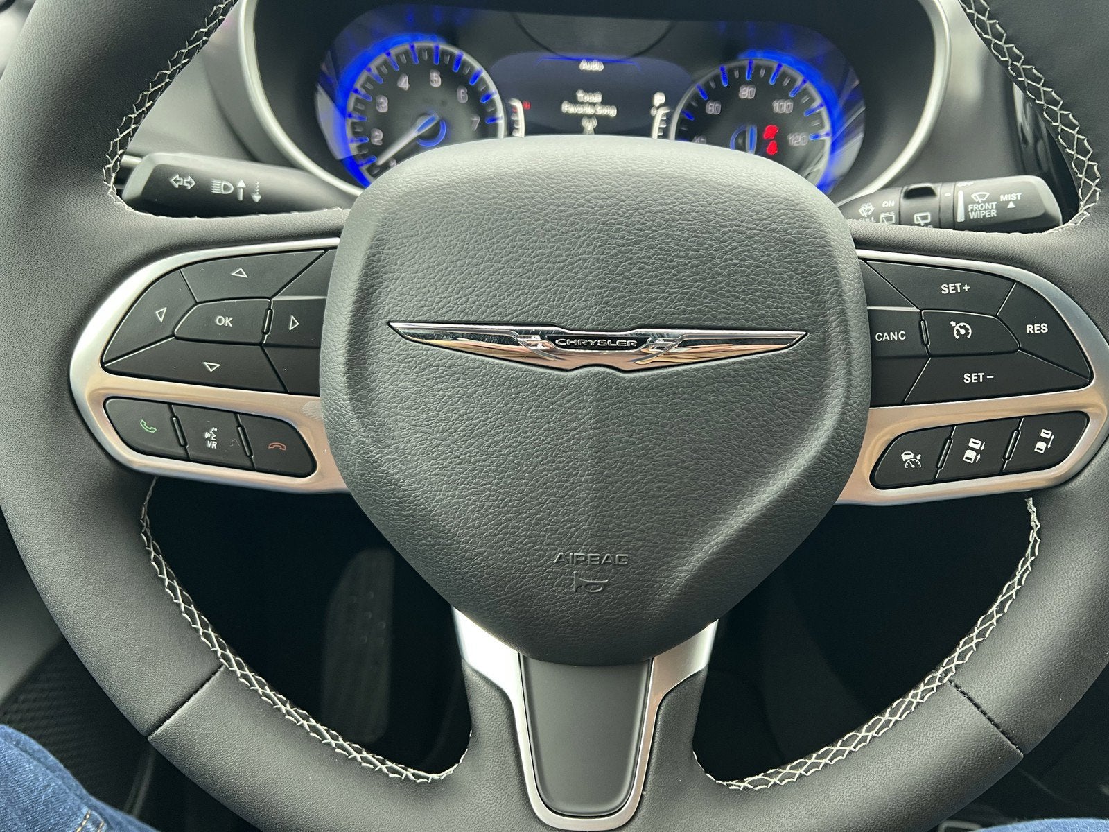 2026 Chrysler Voyager LX