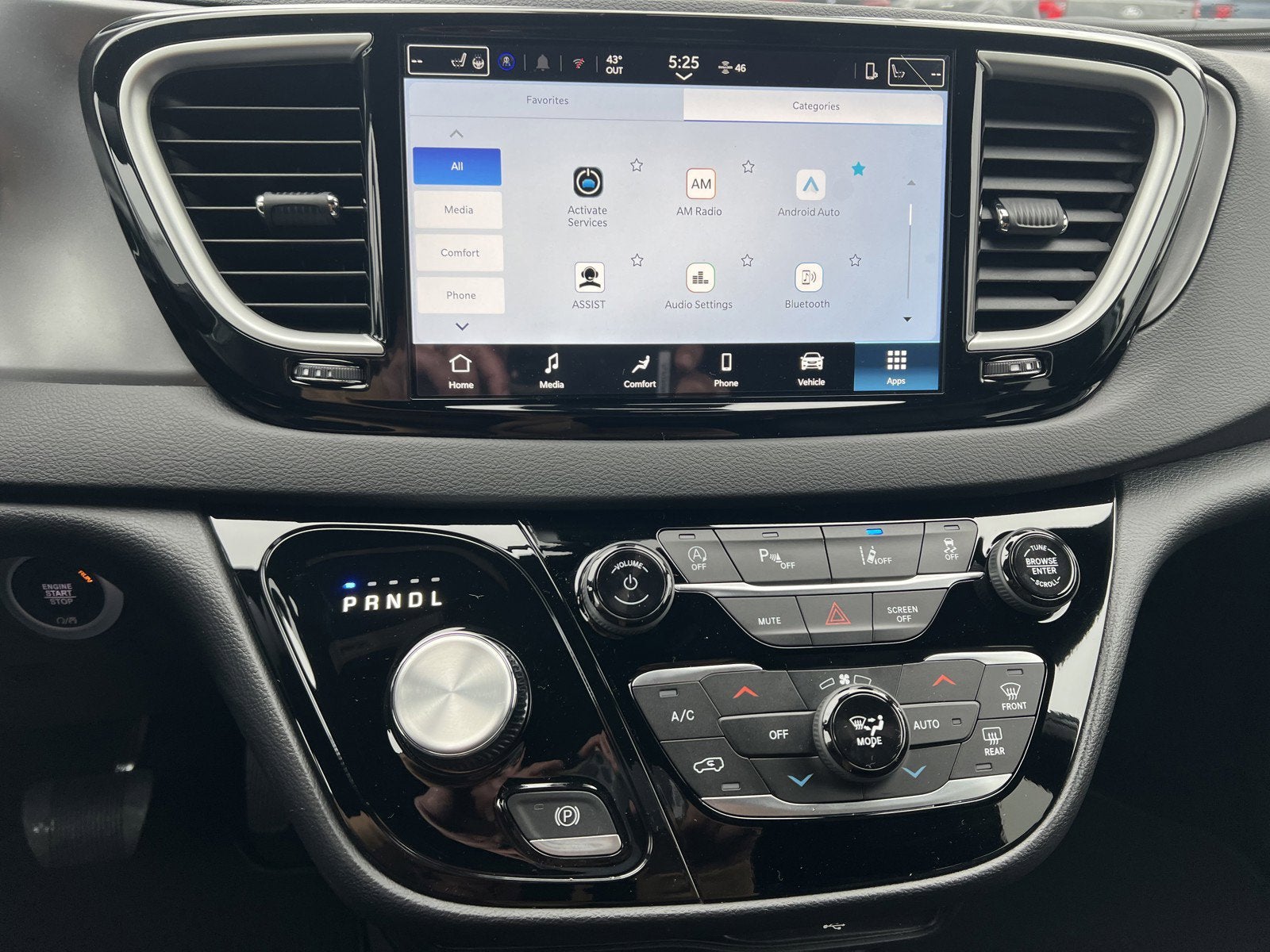 2026 Chrysler Voyager LX