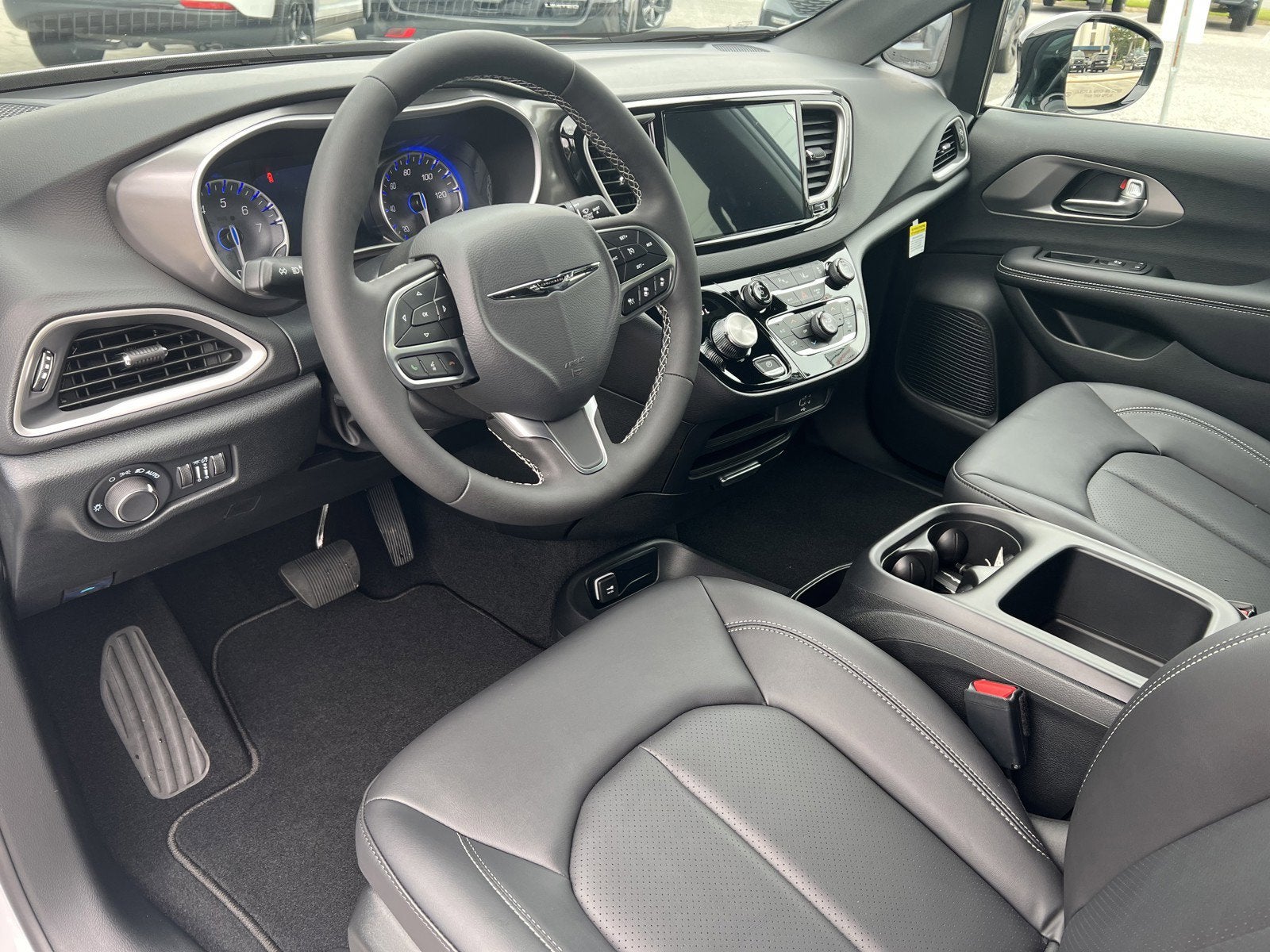 2026 Chrysler Voyager LX